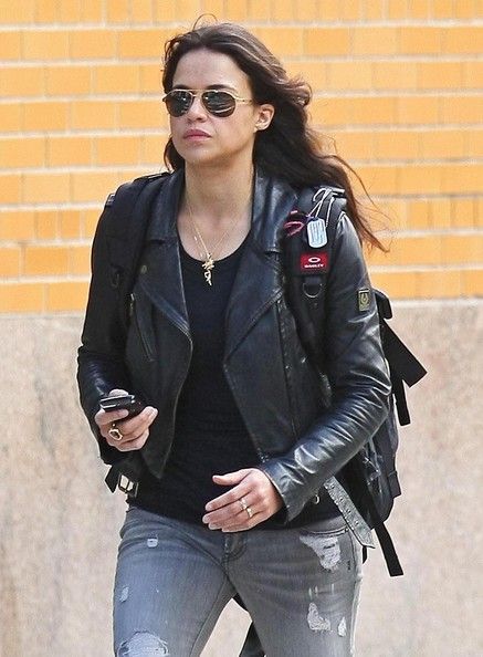 Michelle Rodriguez Out Walking In Tribeca | Michelle Rodriguez Picture ...