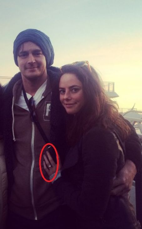 Elliott Tittensor Kaya Scodelario Split