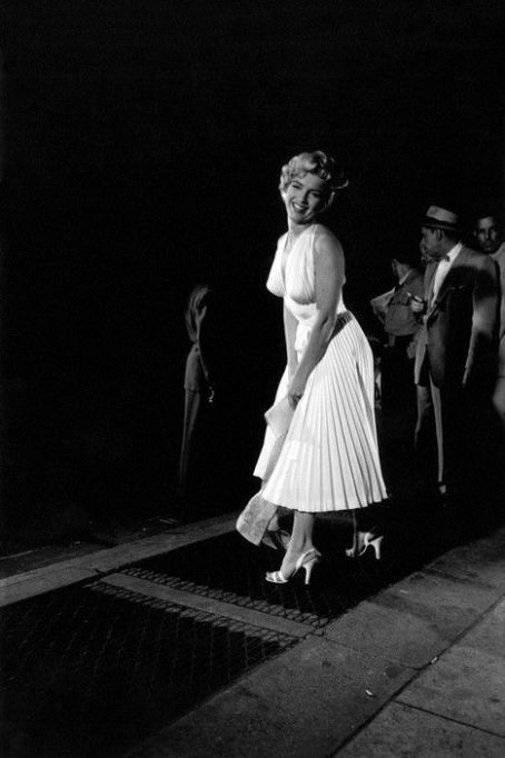 Marilyn Monroe On location for The Seven Year Itch September 14th 1954 ...