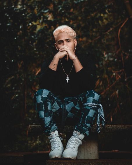 Who Is Richard Camacho Dating Richard Camacho Girlfriend Wife Kazuya kinoshita is a college student who's girlfriend suddenly breaks up with him, leaving him heartbroken. who is richard camacho dating richard