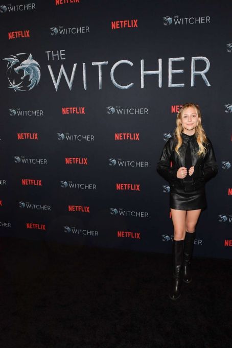 Alyvia Alyn Lind – ‘The Witcher’ Season 1 Photocall in Hollywood
