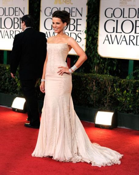 Kate Beckinsale arrives at the 69th Annual Golden Globe Awards held at the Beverly Hilton Hotel on January 15, 2012 in Beverly Hills