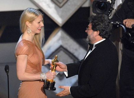 Gwyneth Paltrow and Guillermo Navarro - The 79th Annual Academy Awards (2007)