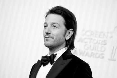 Diego Luna - The 29th Annual Screen Actors Guild Awards (2023)