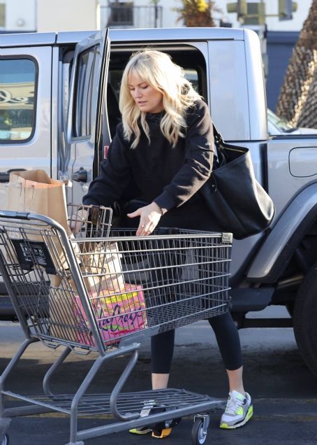 Malin Akerman – Shopping at Gelson’s Market in Los Feliz | Malin