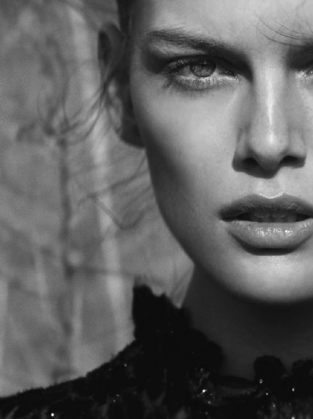 Vanessa Fuchs - L'Officiel Magazine Pictorial [Brazil] (October 2020)