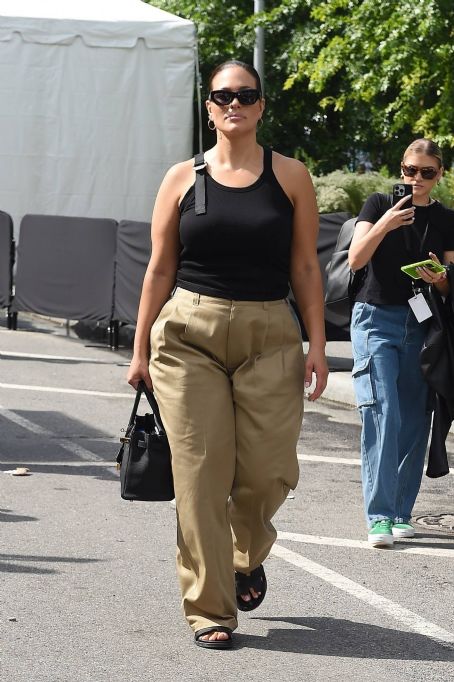 Ashley Graham – Exits the Hôtel de Crillon to arrive at the Messika