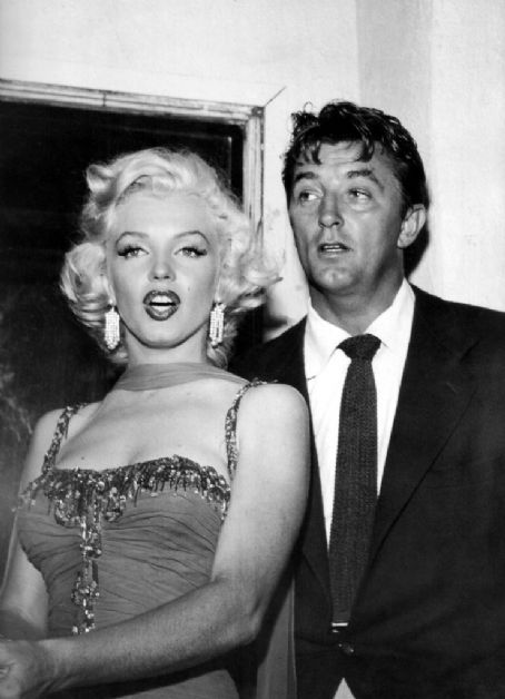 Robert Mitchum and Marilyn Monroe - Dating, Gossip, News, Photos