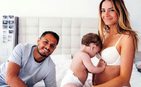 Javier Hernández and Sarah Kohan