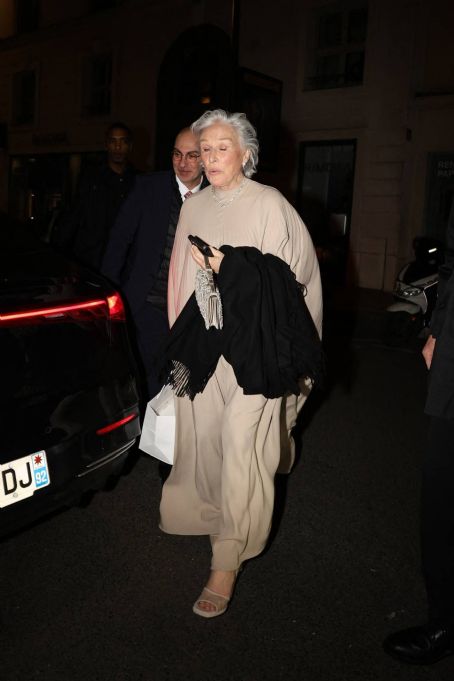 Who is Glenn Close dating? Glenn Close boyfriend, husband