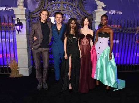 Percy Hynes White, Hunter Doohan, Jenna Ortega, Emma Myers and Joy ...