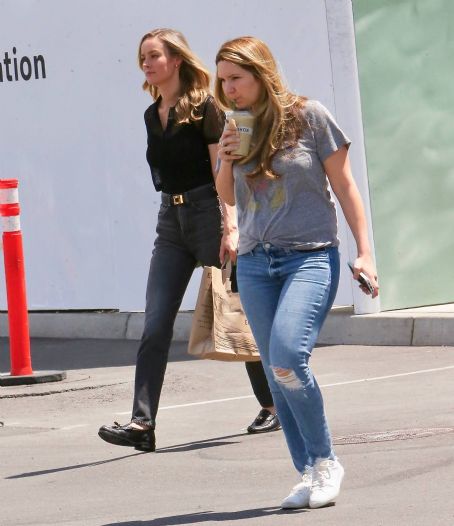 Brie Larson – Shopping at Erewhon in Los Angeles