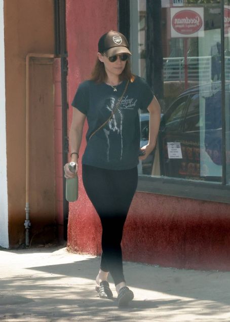 Kate Mara – Arriving for a Pilates session