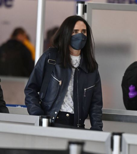 Jennifer Connelly – Arrives at JFK Airport in New York | Jennifer