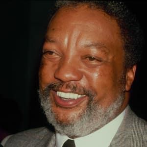 Paul Winfield - FamousFix