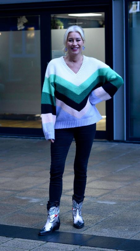 Denise Van Outen – Leaving Stephs in Leeds