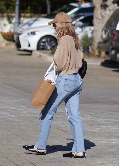 Sofia Richie – Shopping in Santa Barbara | Sofia Richie Picture