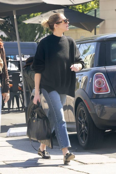 Stassi Schroeder – Seen with friends over lunch in Los Feliz