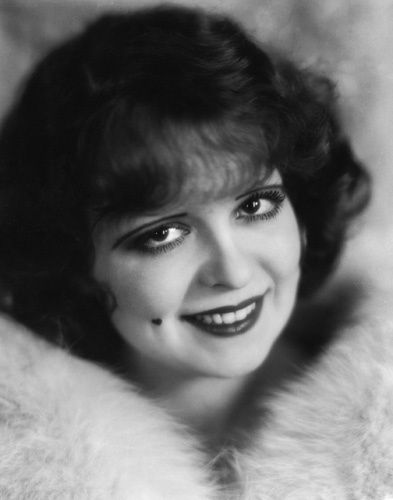 Clara Bow - FamousFix