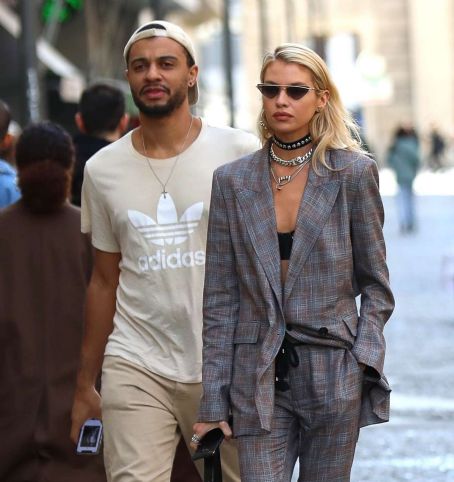 Stella Maxwell – Out for a stroll during Milan Fashion Week in Milan