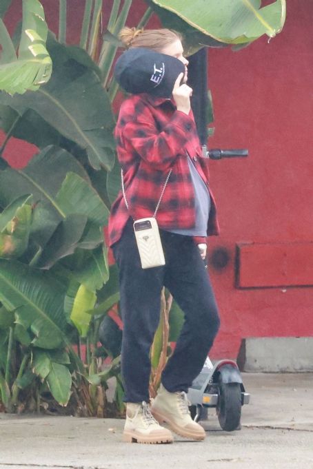 Kate Mara – Seen at office in Los Angeles