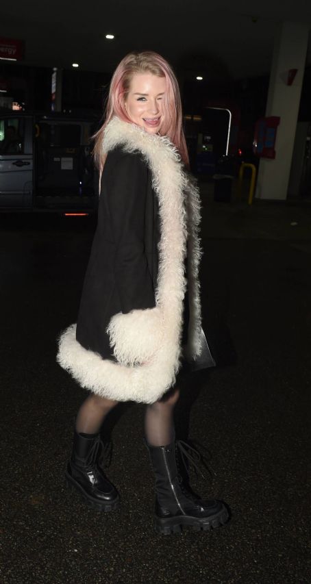 Lottie Moss – Leaves the Ivy Chelsea Garden after dinner in London