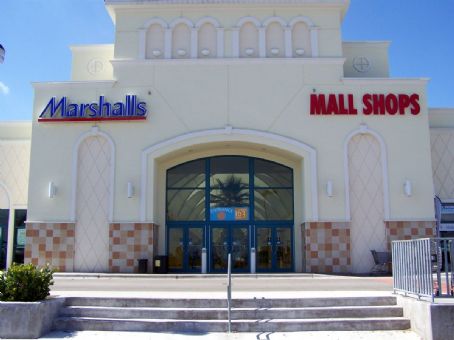 The Mall at 163rd Street