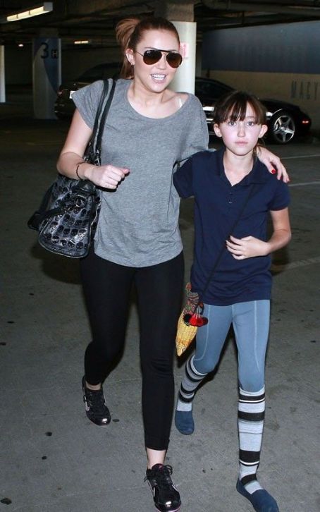 Miley & Noah Cyrus: Beverly Center Bonding | Miley Cyrus Picture ...