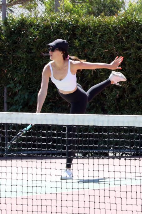 Meagan Camper – Plays tennis with Pete Wentz in Los Angeles