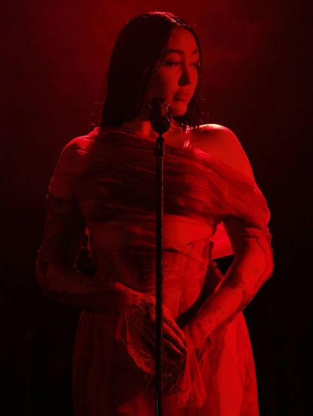 Noah Cyrus – Performing at Jimmy Kimmel live in L.A