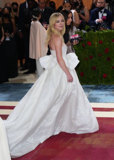 Sydney Sweeney – 2022 MET Gala | Sydney Sweeney Picture #109220485 ...