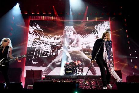 Def Leppard performs at the 2019 Rock & Roll Hall Of Fame Induction Ceremony - Show at Barclays Center on March 29, 2019 in New York City
