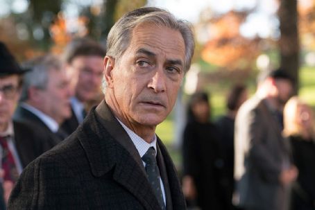 Who is David Strathairn dating? David Strathairn girlfriend, wife