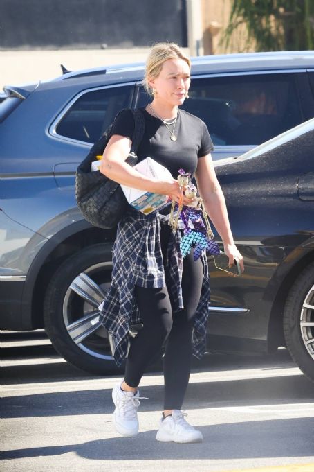 Hilary Duff – Seen at her local CVS in Studio City