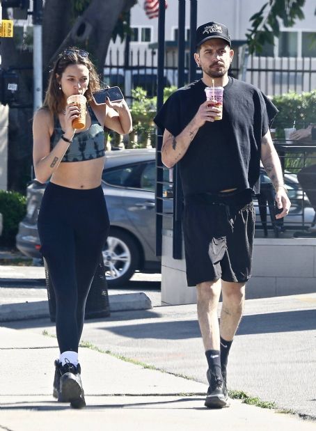 Jénayé Noah – Out for an hike after at The Oaks Gourmet in Los Feliz