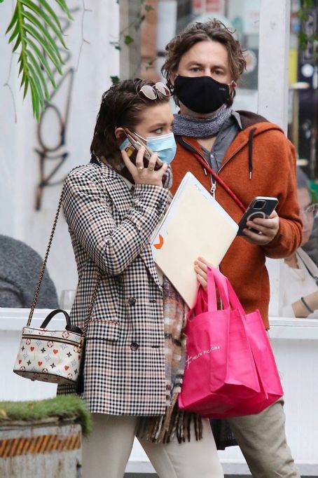 Florence Pugh – shows off her new short hair in New York