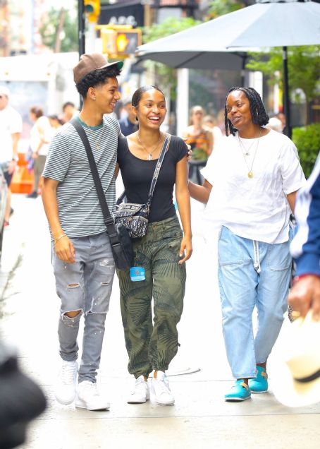 Who is Yara Shahidi dating? Yara Shahidi boyfriend, husband