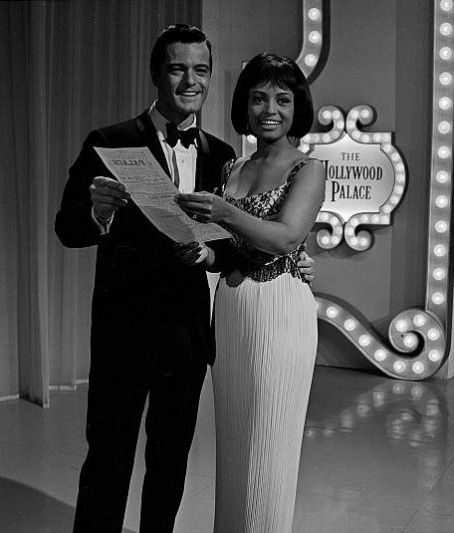 Robert Goulet, Mimi Dillard
