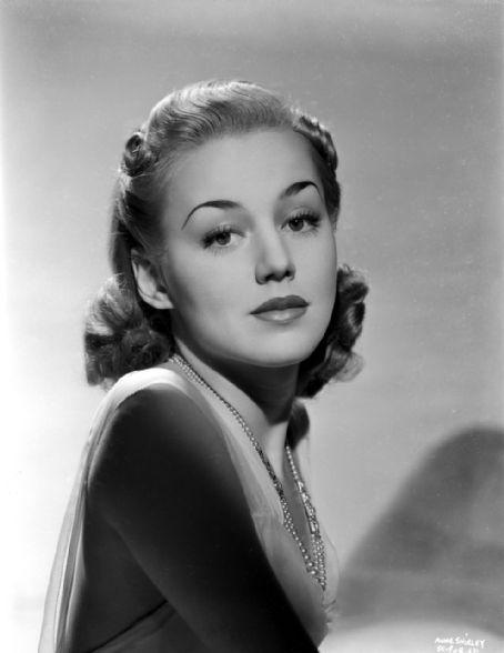 Anne Shirley - FamousFix