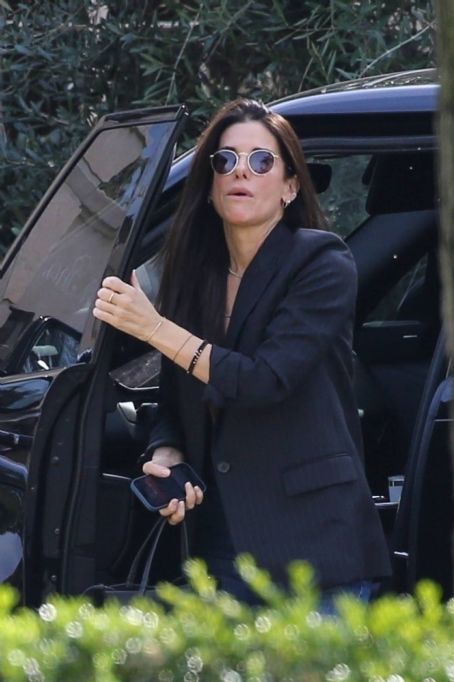 Who is Sandra Bullock dating? Sandra Bullock boyfriend, husband