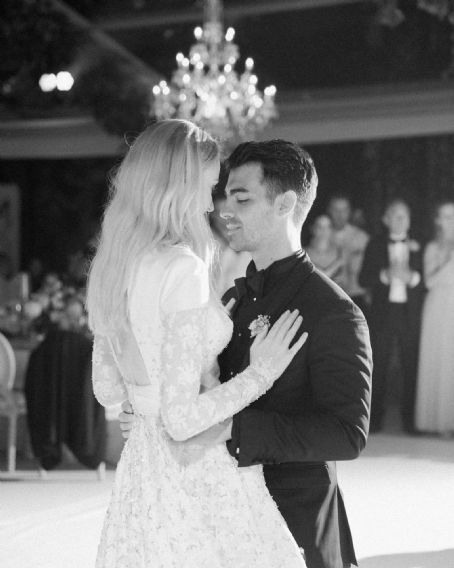 Get a Glimpse Inside Sophie Turner and Joe Jonas’s Glamorous Provence Wedding