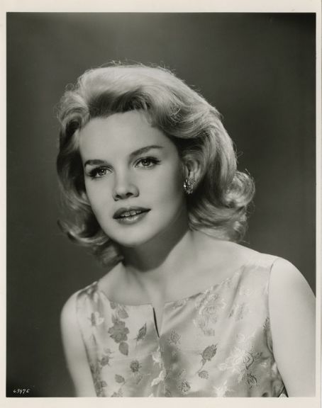 Carroll Baker | Carroll Baker Picture #12187744 - 454 x 576 - FanPix.Net