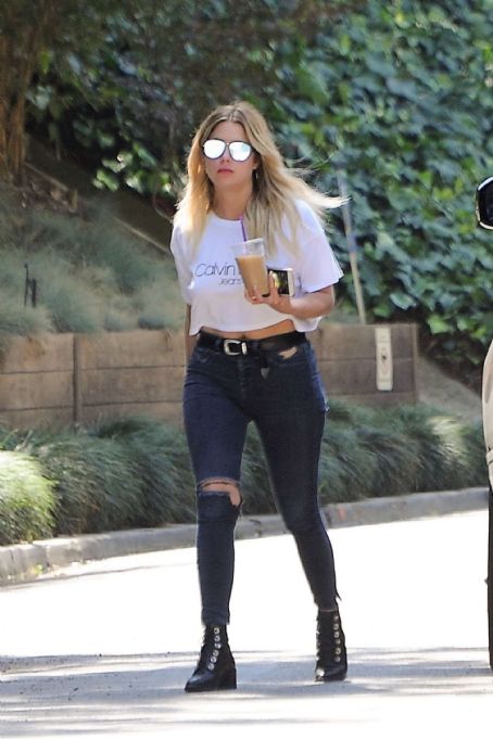 Ashley Benson in Tight Jeans out in LA | Ashley Benson Picture ...