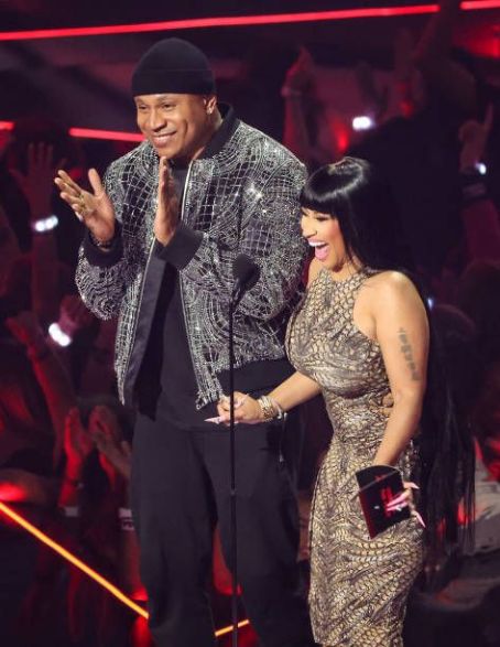 LL Cool J and Nicki Minaj - The 2022 MTV Video Music Awards | Nicki ...
