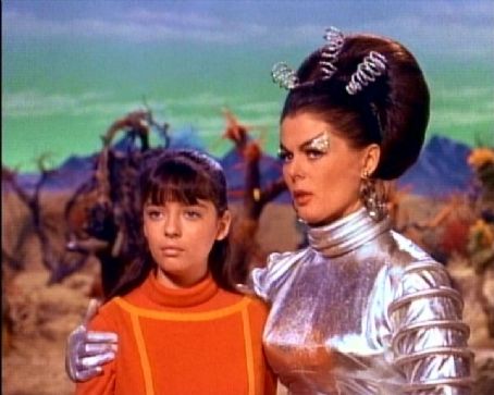 Dee Hartford - Lost in Space