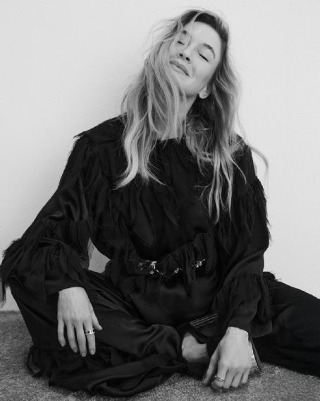Renée Zellweger - Marie Claire Magazine Pictorial [Australia] (March 2025)