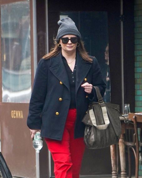 Mischa Barton – Spotted on a stroll in New York