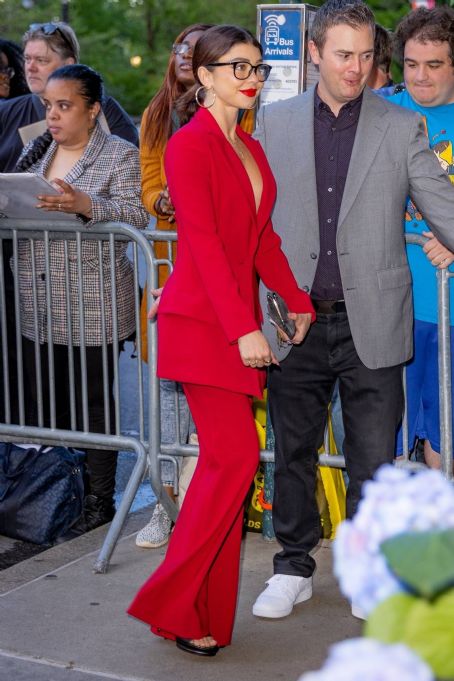 Sarah Hyland – In a red pantsuit at the NBC Upfronts dinner at Marea in New York
