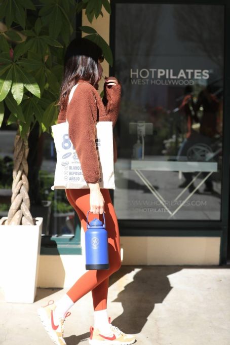 Kendall Jenner – Steps out for pilates in West Hollywood