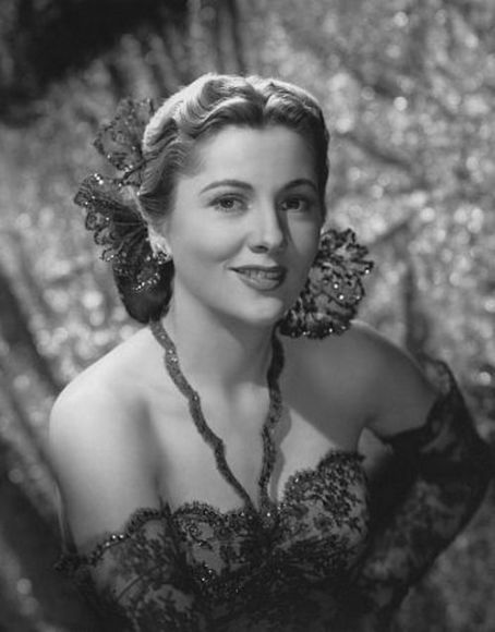 Joan Fontaine | Joan Fontaine Picture #26714732 - 454 x 580 - FanPix.Net